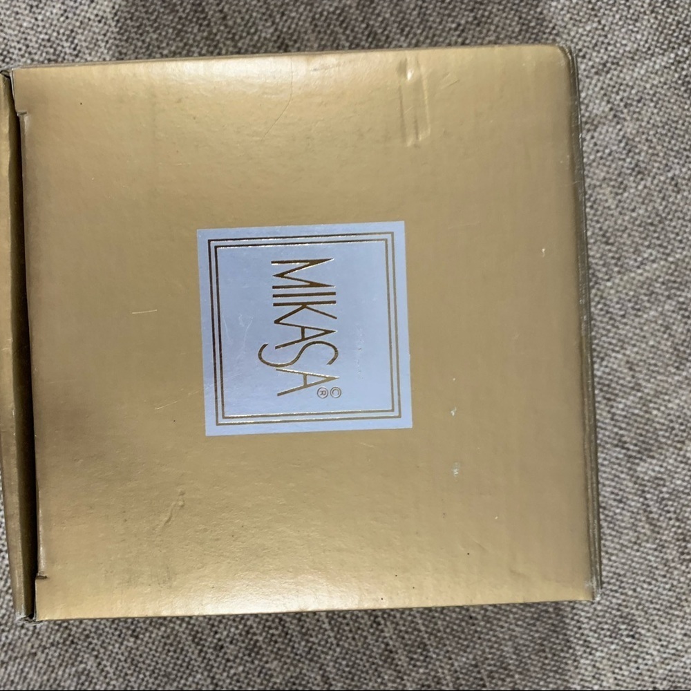 Mikasa holiday orchard lidded box candy dish - Picture 5 of 7